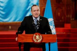  Presidente de Guatemala, positivo COVID19, ordena a su gabinete hacerse la prueba