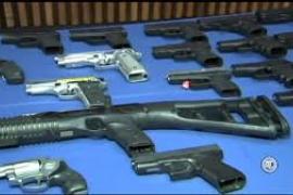 Año tras año entran al menos 200 mil armas de fuego a México