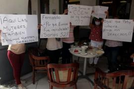 Piden empleados reinstalación en Ayuntamiento de Veracruz