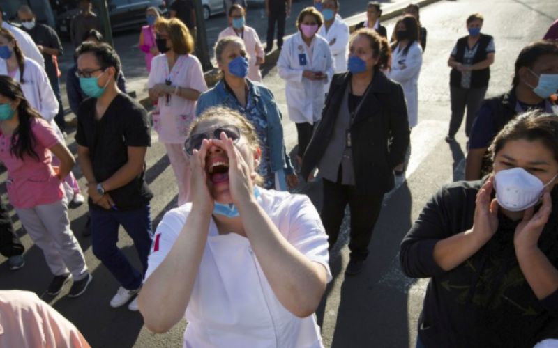 Los trabajadores de la salud de México exigen más protección