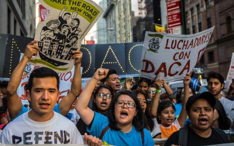 El DACA, programa para indocumentados que Trump quiere desaparecer