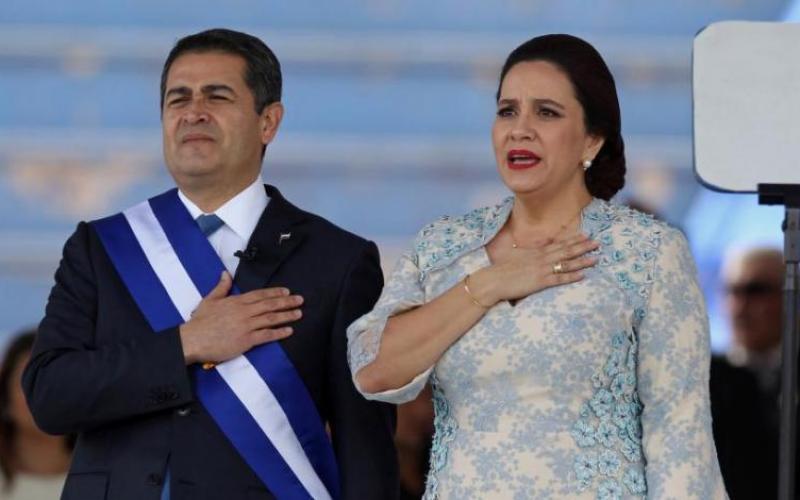 El presidente de Honduras y su esposa dan positivo a COVID-19