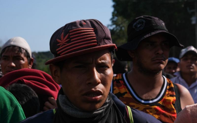 Caravana migrante pretenden cruzar México con el peligro del Covid