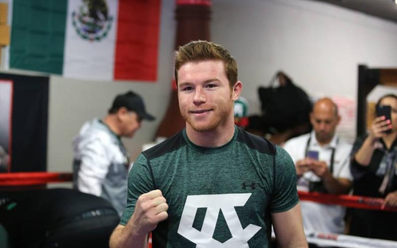 El regreso de Canelo podría darse contra Derevyanchenko en víspera de fiestas patrias