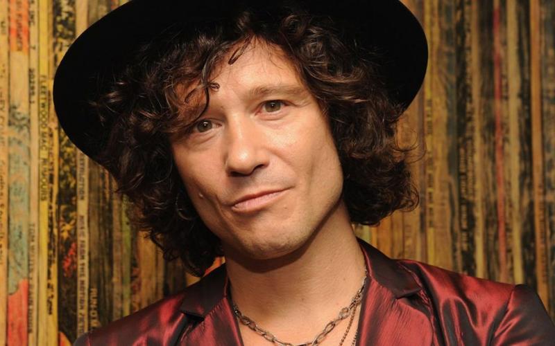 Enrique Bunbury acusado de plagio en 37 canciones 