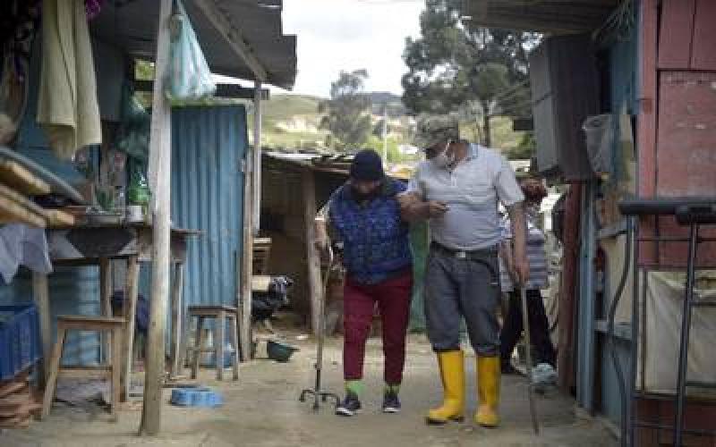 Crisis por Covid podría dejar a 100 millones de personas en pobreza extrema: FMI