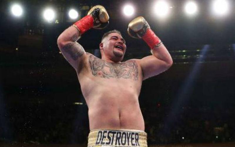 El boxeador Andy Ruiz ha perdido peso y luce irreconocible