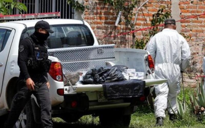  En Jalisco la fiscalía encuentra 23 cadáveres en fosa clandestina