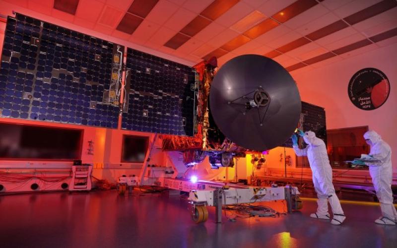 La primera sonda espacial de Emiratos Árabes se lanza con éxito a Marte.