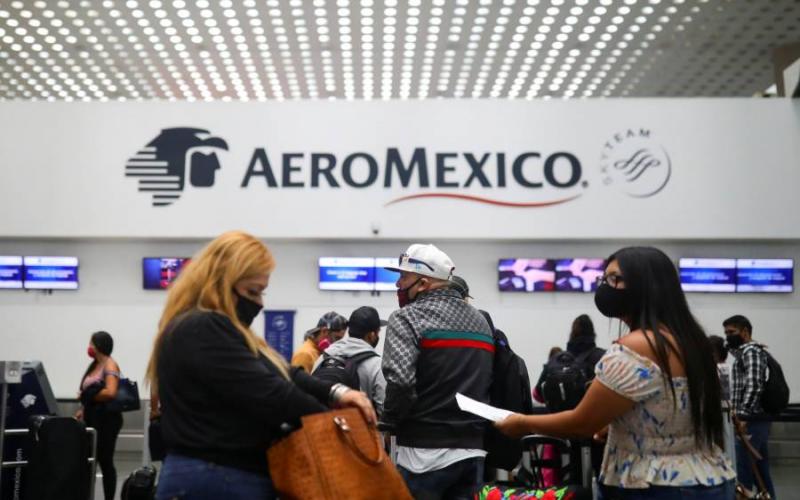 Aerolíneas reacomodan operaciones por crisis