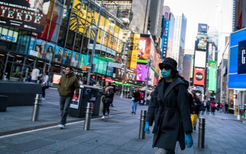 Son sancionados más de 100 bares en Nueva York por no aplicar medidas por pandemia