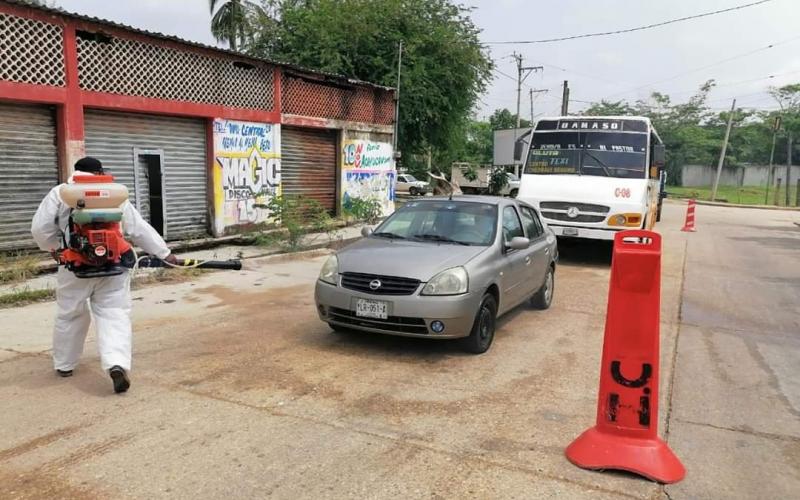 Loma Bonita en Texistepec Veracruz no se rinde, sanitizaron casas comercios y calles a petición de la población