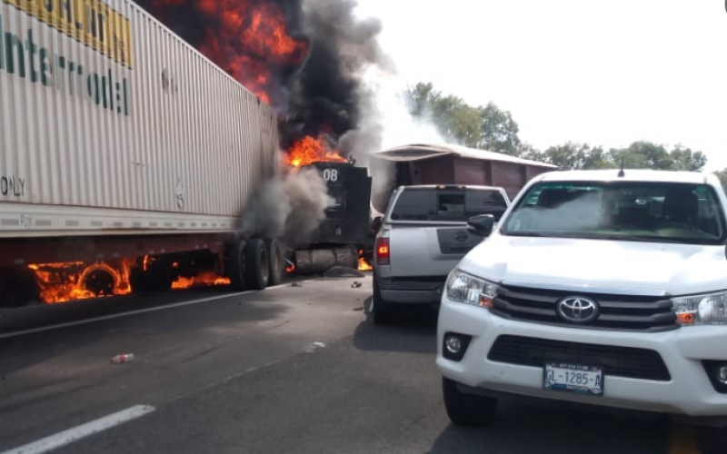 Con un saldo de 6 personas muertas y 13 heridas como resultado de accidentes carreteros en Jalisco