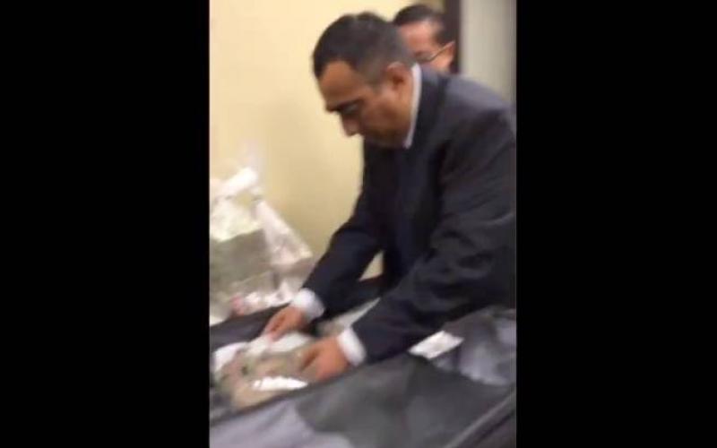 VIDEO: Captan supuesto soborno a exsecretario técnico del Senado implicado en caso Lozoya