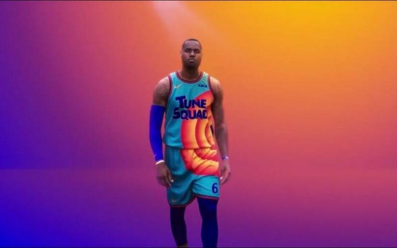 LeBron James revela el uniforme del "Tune Squad" para Space Jam 2