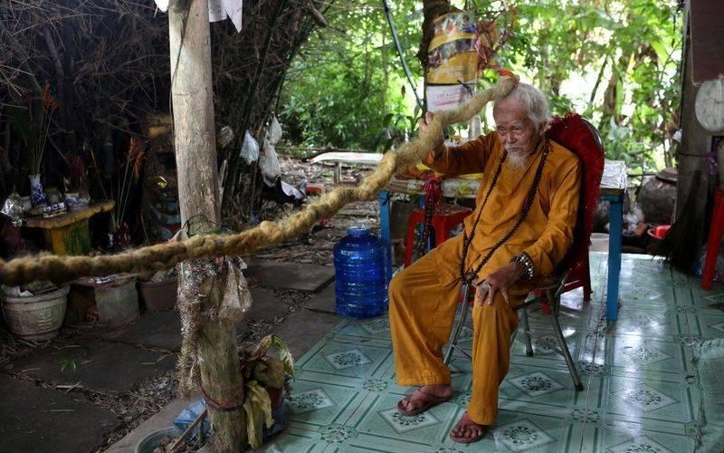 Nguyen Van Chien tiene 92 años y cree que si se corta el cabello morirá