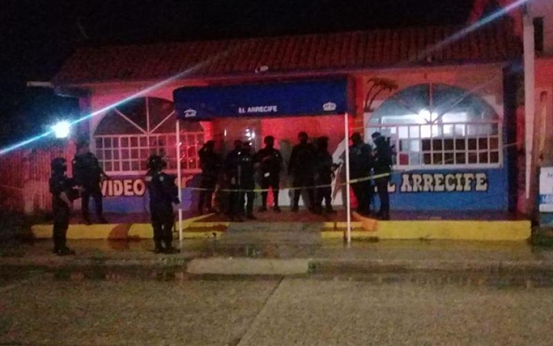 Sujetos armados asesinan a una pareja dentro de un bar en Coatzacoalcos