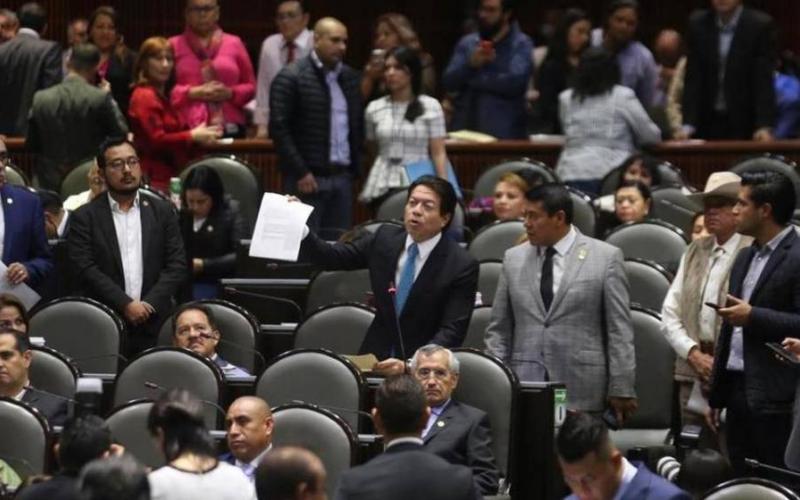 Encuesta abierta para renovar dirigencia de Morena, piden 143 diputados federales 