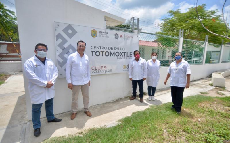 Cuitláhuac García Jiménez, entrega remodelación del Centro de Salud Totomoxtle Veracruz