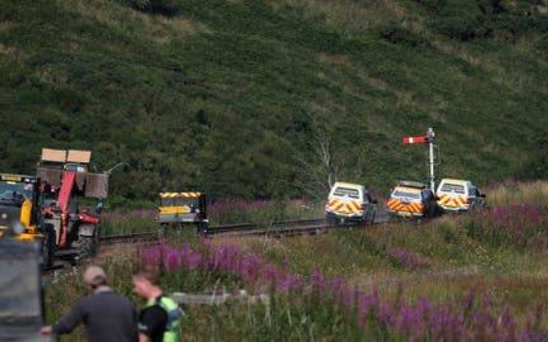 Un tren descarrila en Escocia y deja varios heridos de gravedad