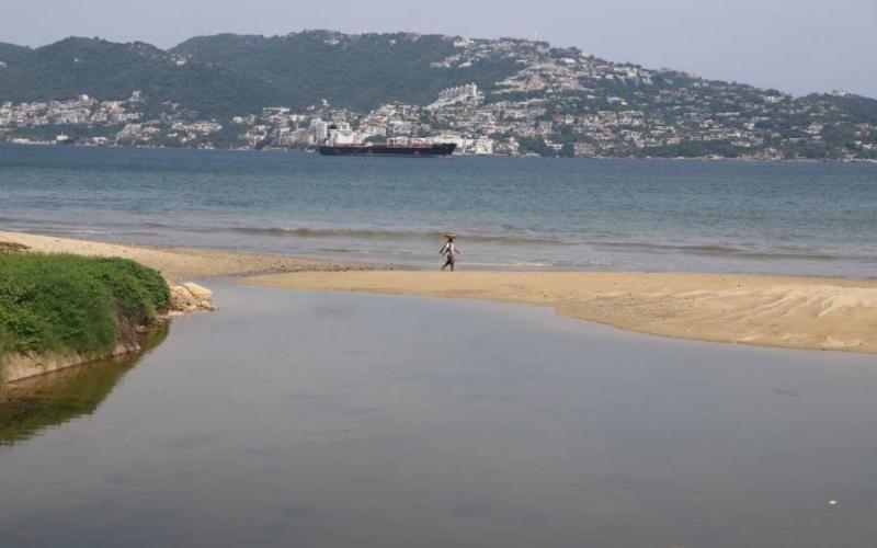 Investigadores convierten agua de mar en potable con luz solar