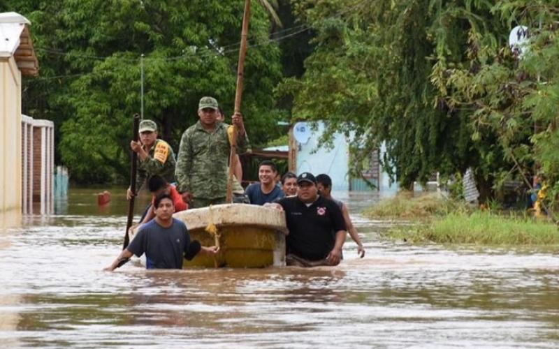  Las intensas lluvias generan inundaciones en Coatzacoalcos 