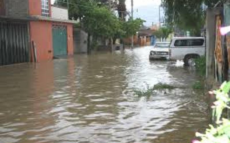 Se desborda Rio en el Itsmo de Tehuantepec debido a la onda tropical número 30