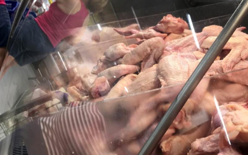 Filipinas cierra fronteras a importación de pollo desde Brasil por temor al Coronavirus