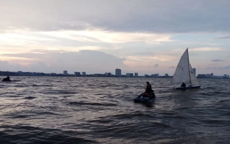  Fue rescatada una persona varada en un velero en Boca del Rio: SEMAR