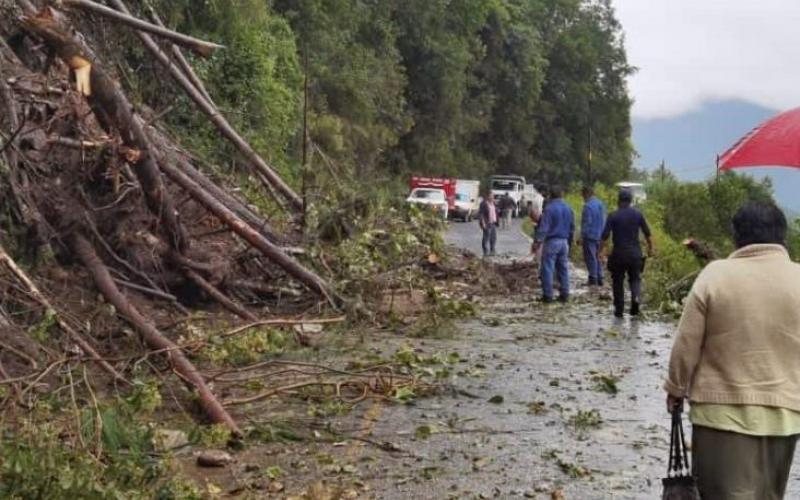 Accidentes y lesionados por fuertes lluvias en la carretera Orizaba-Zongolica