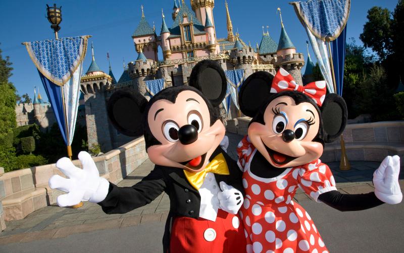 "Es hora" de reabrir Disneyland: Disney