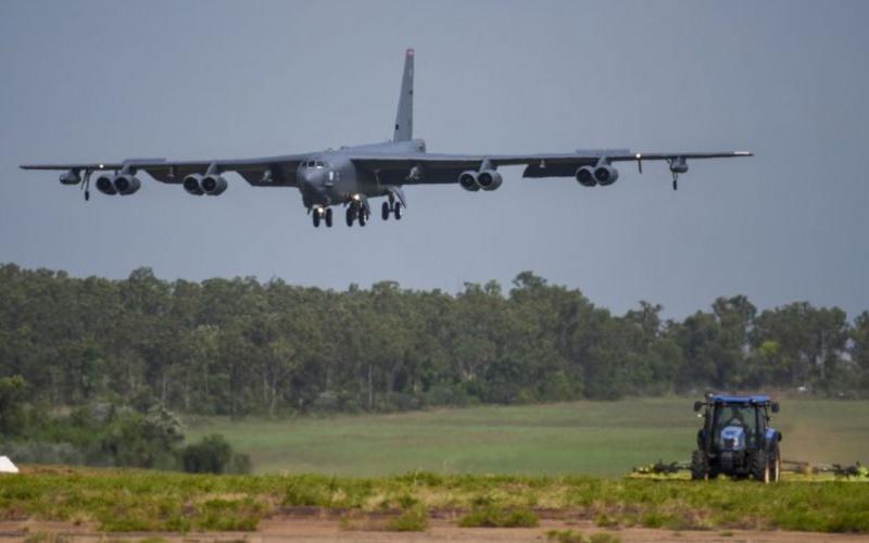 Fuerza armada de Estados Unidos voló tres pesados bombarderos B-1 sobre mar de Siberia