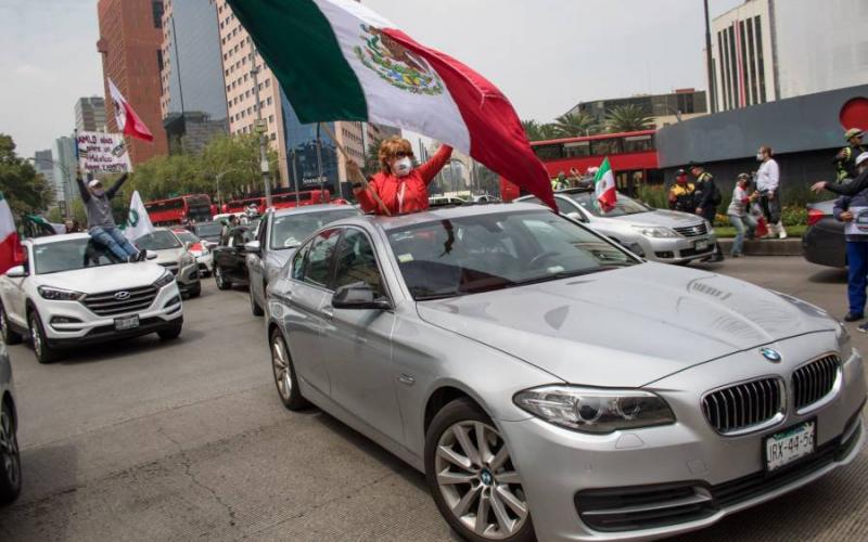 Garantiza AMLO a FRENAAA derecho a manifestarse 