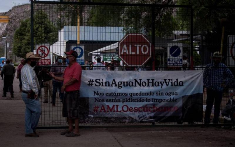 Realizan en Chihuahua marcha contra la extracción de agua y Guardia Nacional