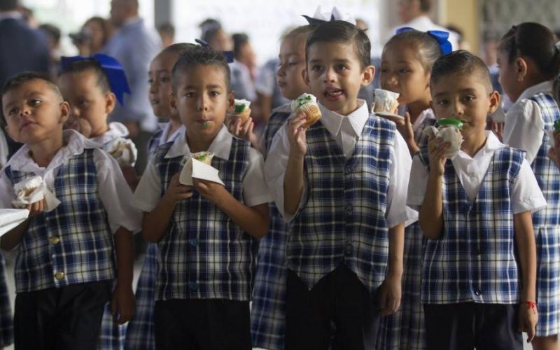 Profeco: Escuelas no obligarán a comprar uniformes, ni útiles