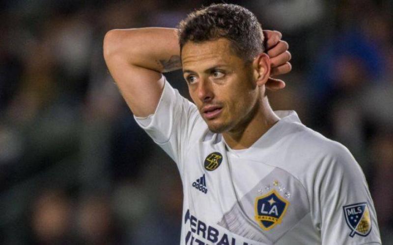 Multan a "Chicharito" Hernández por pelearse en la MLS