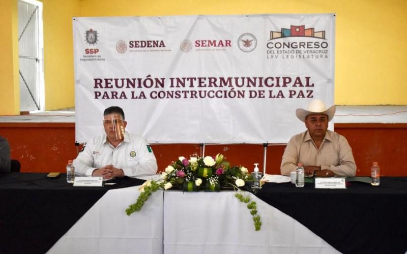 Participa diputado Carlos Jiménez en reunión de presidentes municipales con el titular de la SSP.