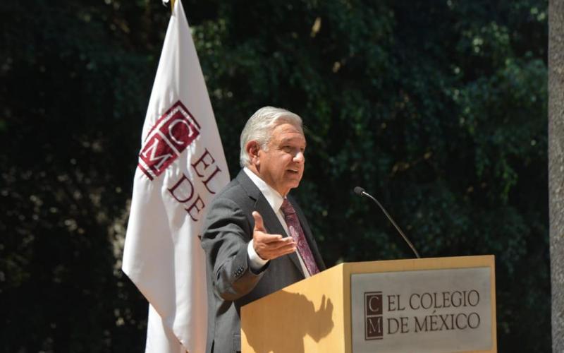 López Obrador pide a Colmex estudiar más sobre la corrupción en México