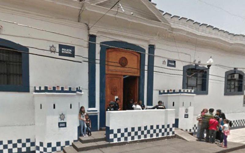 Detienen a masculino por cometer falta administrativa y muere en cuartel de la policía estatal de Xalapa