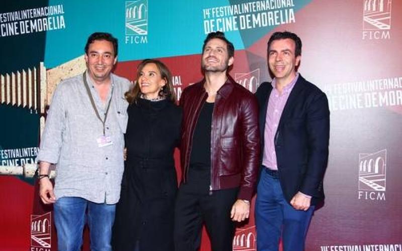 En la imagen Cuauhtémoc Cárdenas Batel, vicepresidente del certamen; Daniela Michel, directora general del FICM; el actor Édgar Ramírez y Alejandro Ramírez Magaña, presidente de encuentro fílmic