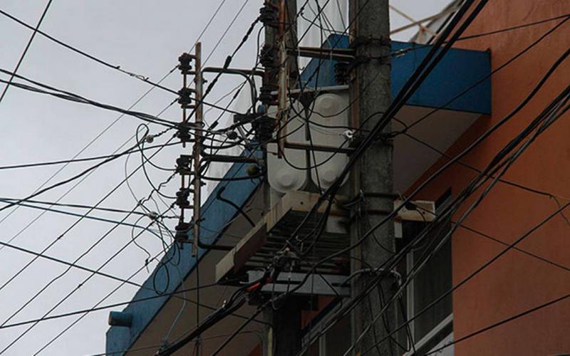 Vecinos en Boca del Río reclaman solución por la falta de energía eléctrica