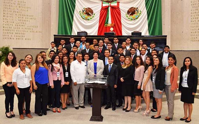  Parlamento Juvenil de la Cámara de Diputados, con jóvenes veracruzanos