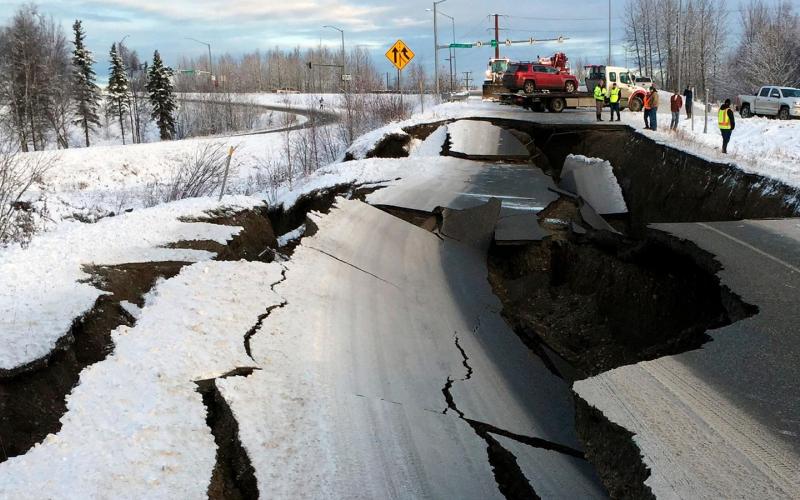 Alerta de tsunami en Alaska, luego de un sismo magnitud 7.4