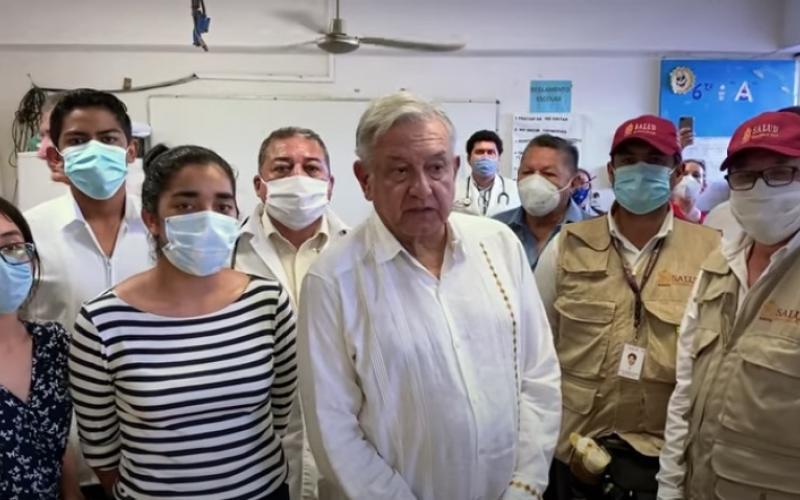 AMLO visita albergue en Tabasco para afectados por las inundaciones 