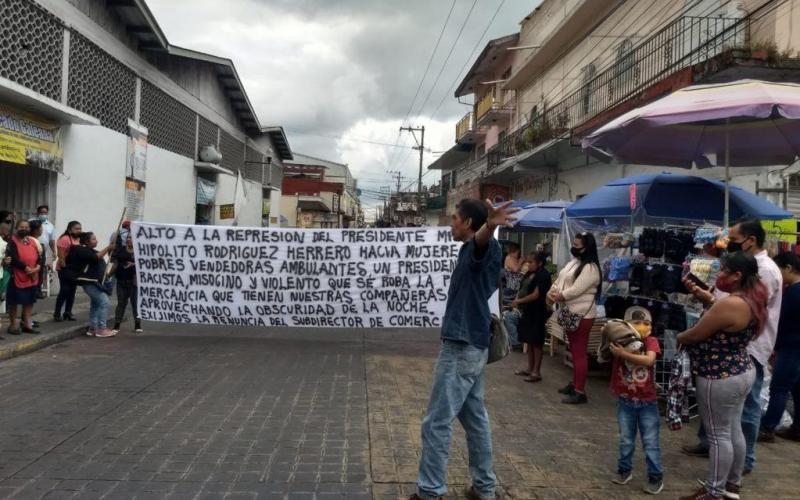 Marcharon hacia la plaza Lerdo, donde acusaron que se trata de represalias por las protestas