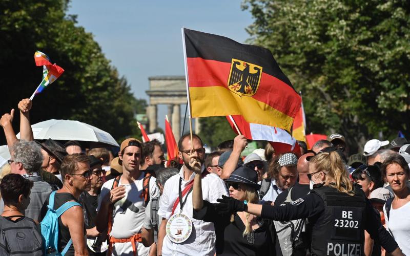 La ciudad intentó trasladar la manifestación del sábado a un lugar más grande después de calcular que solo 5,000 personas podrían reunirse en la explanada Augustusplatz