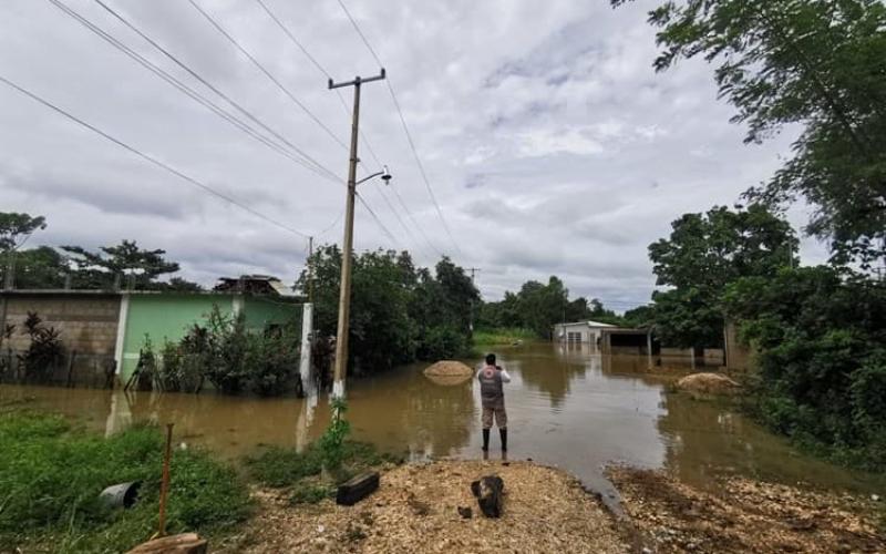 Son atendidas inundaciones al sur de Veracruz