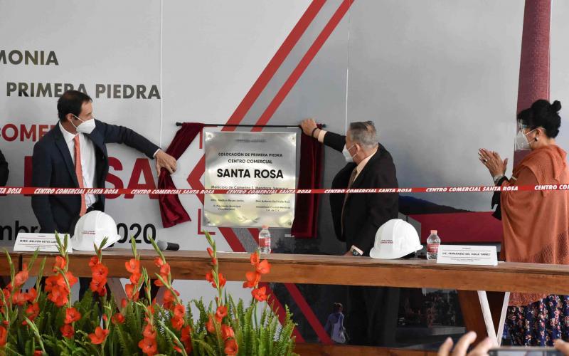 El complejo comercial y cultural que llevará el nombre de "Centro Comercial Santa Rosa" dará empleo directo a 400 personas y de manera indirecta a 900