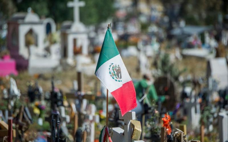 Apoyo a familiares por 11 mil 460 pesos para gastos funerarios por COVID19: AMLO