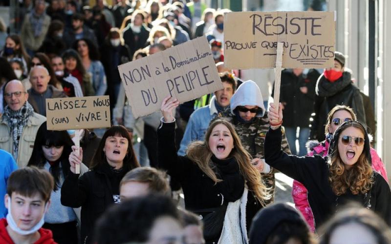 La veintena de protestas en toda Francia reunió a unas 22 mil personas